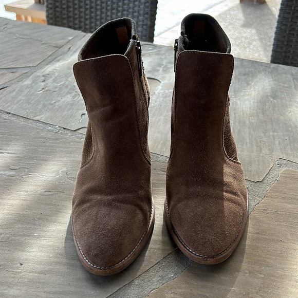 Aquatalia Italian Champagne Tan Suede Ankle Boots - Women’s size 40 or US 9 - Picture 2 of 13